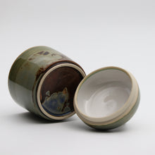 Load image into Gallery viewer, Lidded jar with a squirrel