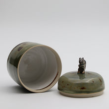 Load image into Gallery viewer, Lidded jar with a squirrel
