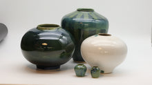 Indlæs billede til gallerivisning Stor vase med striber
