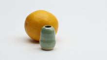 Indlæs billede til gallerivisning Minivase, grøn
