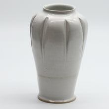 Indlæs billede til gallerivisning Høj vase
