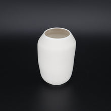 Load image into Gallery viewer, White vase
