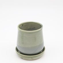 Load image into Gallery viewer, Planter with a dish
